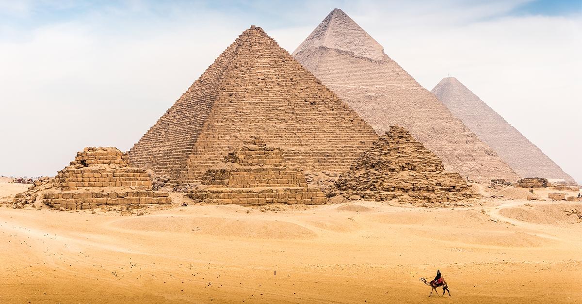 Le jour où les pyramides ont failli disparaître